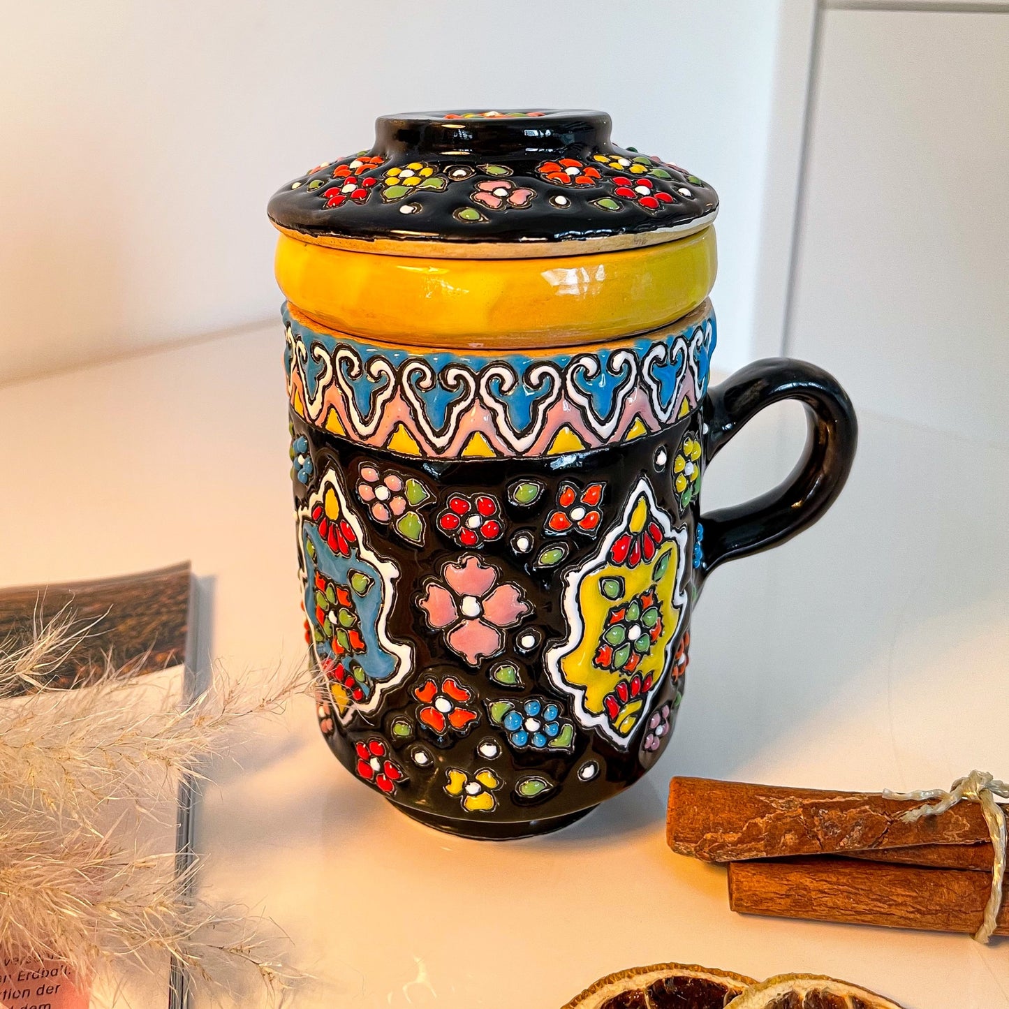 Teetasse mit Deckel und Sieb